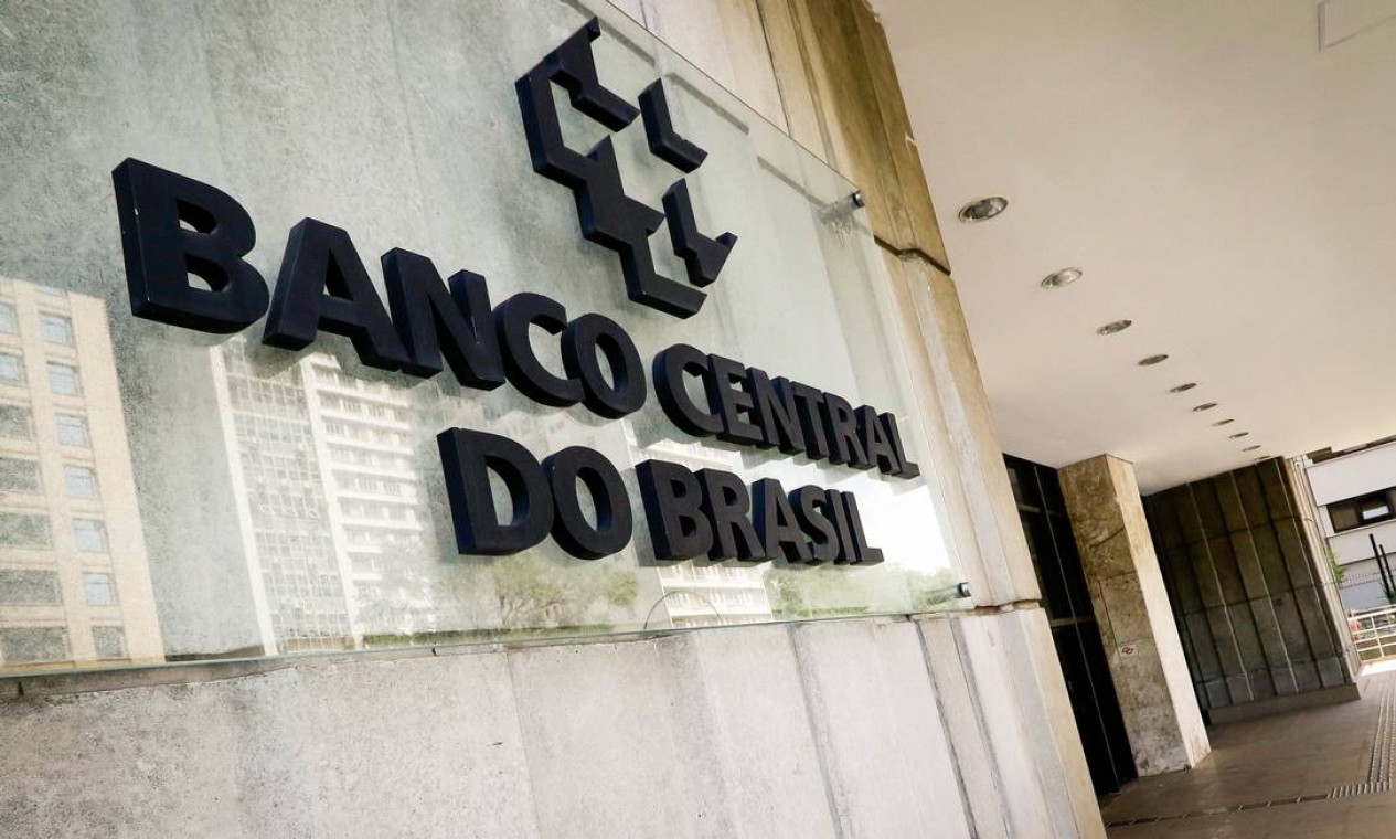 Banco Central estuda limitar crédito sem garantia por renda